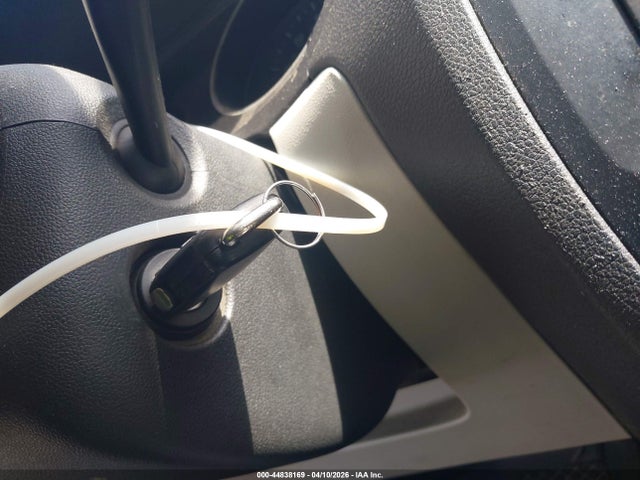 2015 Volkswagen Jetta 2.0l S მანქანა იყიდება აუქციონზე, vin: 3VW2K7AJ9FM412729, აუქციონის ნომერი: 44838169