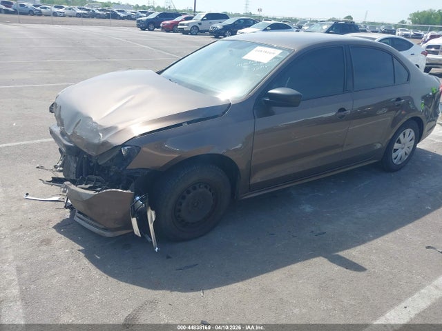 2015 Volkswagen Jetta 2.0l S მანქანა იყიდება აუქციონზე, vin: 3VW2K7AJ9FM412729, აუქციონის ნომერი: 44838169