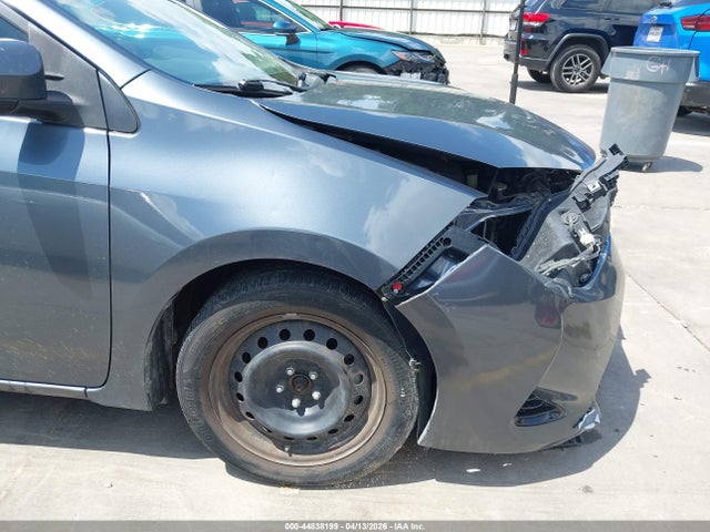 Auction sale of the 2018 Toyota Corolla Le, vin: 5YFBURHE1JP852432, lot number: 44838199