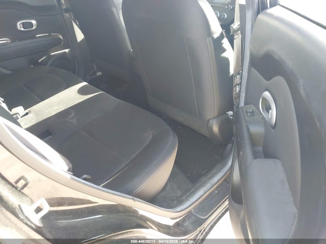 44838213 :رقم المزاد ، KNDJN2A27F7165061 vin ، 2015 Kia Soul مزاد بيع