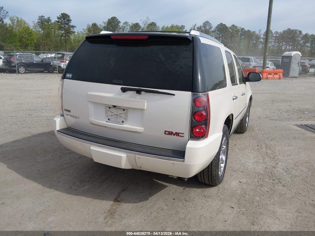 44838270 :رقم المزاد ، 1GKS2EEF5BR200615 vin ، 2011 Gmc Yukon Denali مزاد بيع