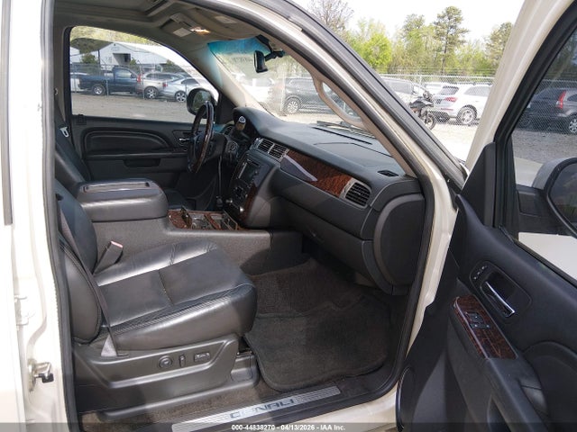 44838270 :رقم المزاد ، 1GKS2EEF5BR200615 vin ، 2011 Gmc Yukon Denali مزاد بيع