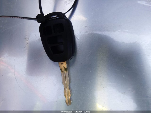 2T1BURHE3JC024902 Toyota COROLLA SE