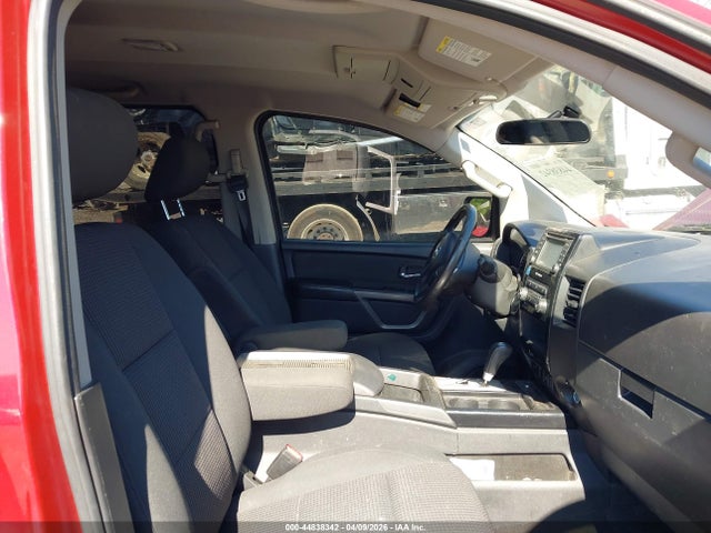 1N6BA0ED8FN500305 Nissan TITAN SV