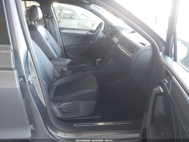 Aukcja sprzedaży 2022 Volkswagen Tiguan 2.0t Se R-line Black, vin: 3VV8B7AX1NM102964, numer aukcji: 44838362