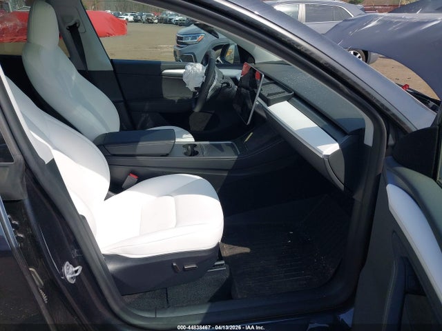44838467 :رقم المزاد ، 7SAYGDEE9RA329353 vin ، 2024 Tesla Model Y Long Range Dual Motor All-wheel Drive مزاد بيع