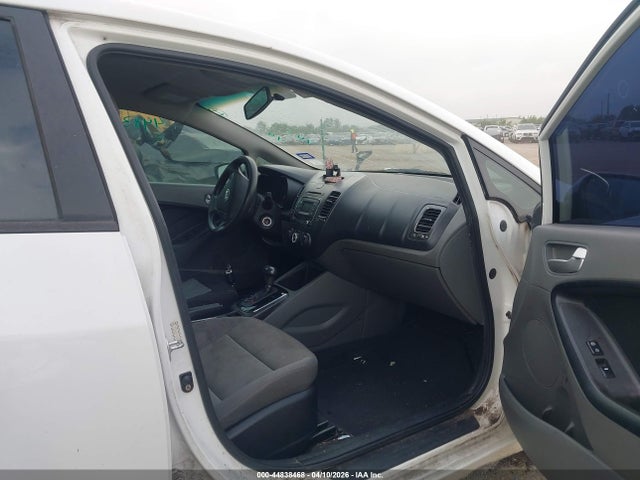 2017 KIA FORTE 3KPFK4A76HE020408 Photo 4