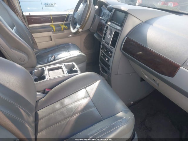 Продажа на аукционе авто 2010 Chrysler Town & Country Touring, vin: 2A4RR5D14AR170361, номер лота: 44838570