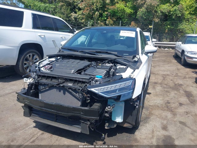 2025 Audi A3 Premium 40 Tfsi Quattro S Tronic მანქანა იყიდება აუქციონზე, vin: WAUGUDGYXSA069259, აუქციონის ნომერი: 44838586