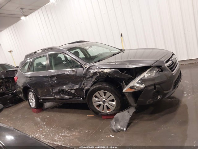 44838638 :رقم المزاد ، 4S4BSAAC2J3271400 vin ، 2018 Subaru Outback 2.5i مزاد بيع