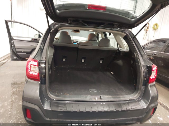 44838638 :رقم المزاد ، 4S4BSAAC2J3271400 vin ، 2018 Subaru Outback 2.5i مزاد بيع