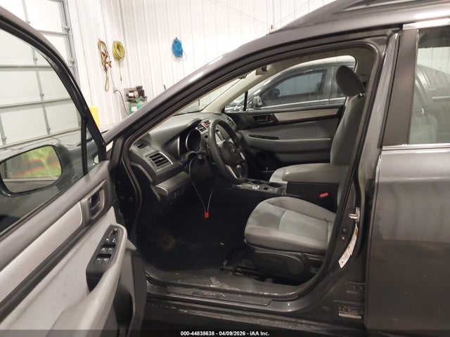 44838638 :رقم المزاد ، 4S4BSAAC2J3271400 vin ، 2018 Subaru Outback 2.5i مزاد بيع