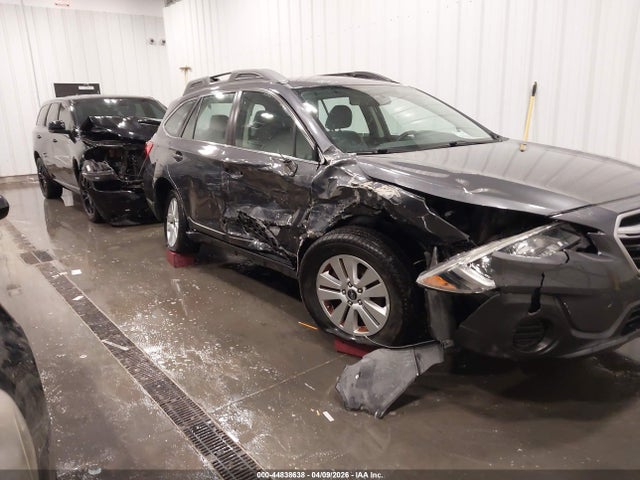 44838638 :رقم المزاد ، 4S4BSAAC2J3271400 vin ، 2018 Subaru Outback 2.5i مزاد بيع