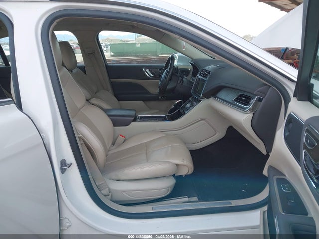 1LN6L9NP9H5637572 Lincoln Continental Reserve