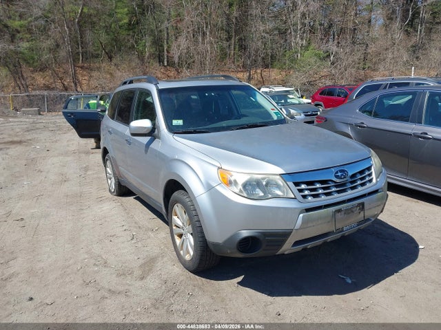 2013 SUBARU FORESTER JF2SHADC2DG411927