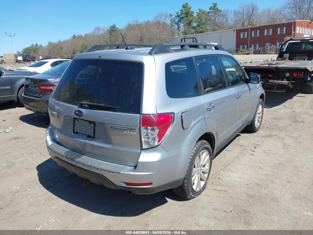 2013 SUBARU FORESTER JF2SHADC2DG411927 Photo 3