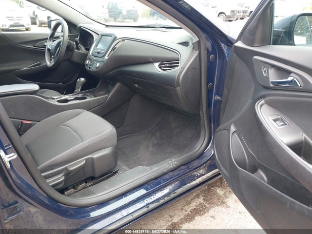 1G1ZC5ST1HF263764 Chevrolet Malibu 1fl