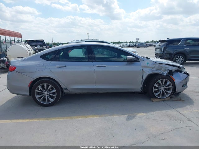 2015 Chrysler 200 S მანქანა იყიდება აუქციონზე, vin: 1C3CCCBB2FN593834, აუქციონის ნომერი: 44838794