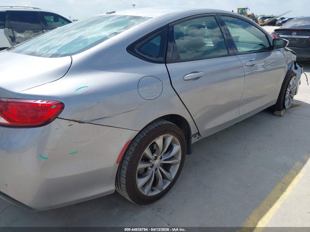 2015 Chrysler 200 S მანქანა იყიდება აუქციონზე, vin: 1C3CCCBB2FN593834, აუქციონის ნომერი: 44838794