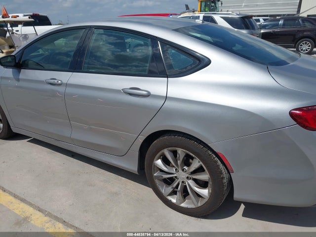 2015 Chrysler 200 S მანქანა იყიდება აუქციონზე, vin: 1C3CCCBB2FN593834, აუქციონის ნომერი: 44838794
