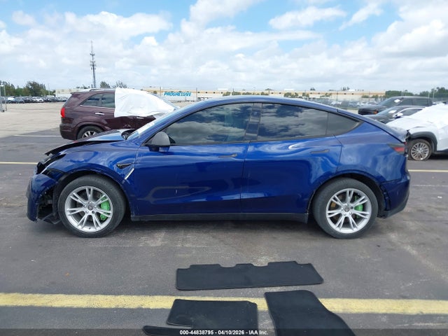 2023 Tesla Model Y Awd/long Range Dual Motor All-wheel Drive მანქანა იყიდება აუქციონზე, vin: 7SAYGDEE8PA200114, აუქციონის ნომერი: 44838795