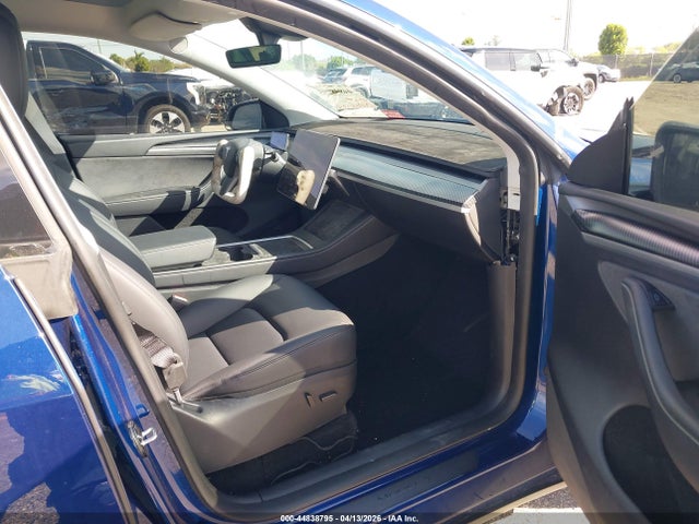 2023 Tesla Model Y Awd/long Range Dual Motor All-wheel Drive მანქანა იყიდება აუქციონზე, vin: 7SAYGDEE8PA200114, აუქციონის ნომერი: 44838795