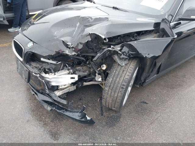44838804 :رقم المزاد ، WBA3B1G56FNT64477 vin ، 2015 Bmw 320i مزاد بيع