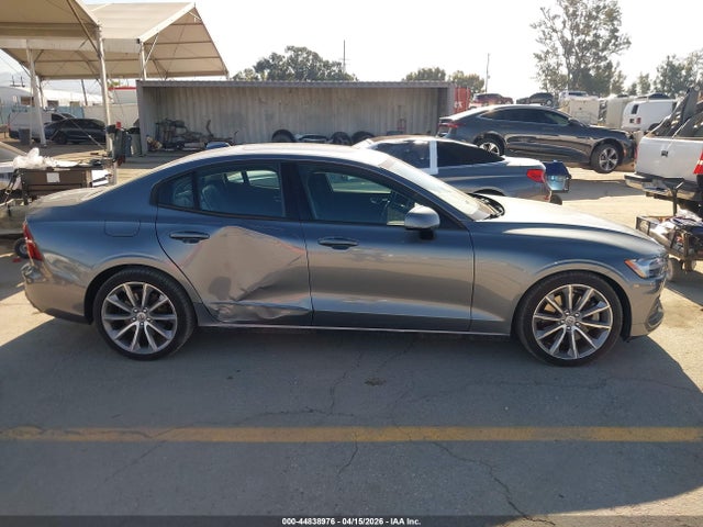 2020 Volvo S60 T6 Momentum მანქანა იყიდება აუქციონზე, vin: 7JRA22TK6LG067061, აუქციონის ნომერი: 44838976