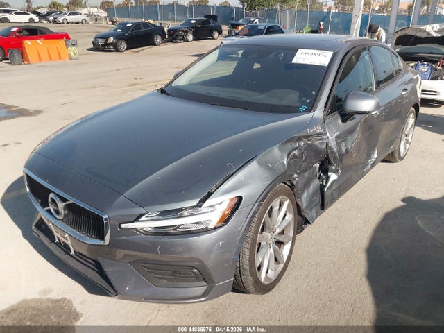 2020 Volvo S60 T6 Momentum მანქანა იყიდება აუქციონზე, vin: 7JRA22TK6LG067061, აუქციონის ნომერი: 44838976