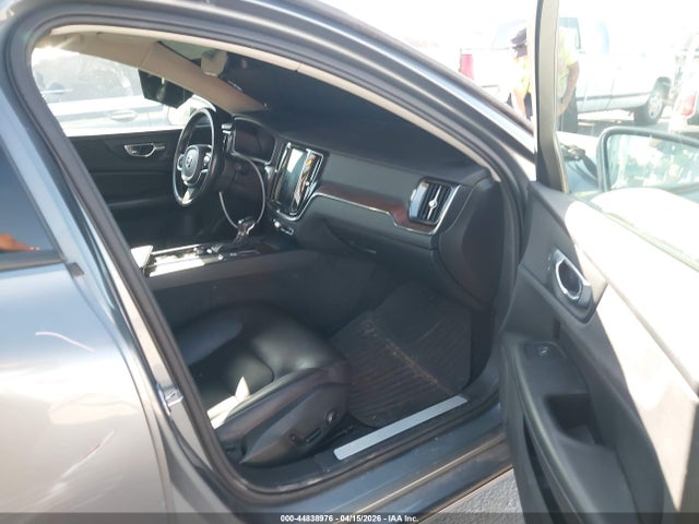 2020 Volvo S60 T6 Momentum მანქანა იყიდება აუქციონზე, vin: 7JRA22TK6LG067061, აუქციონის ნომერი: 44838976