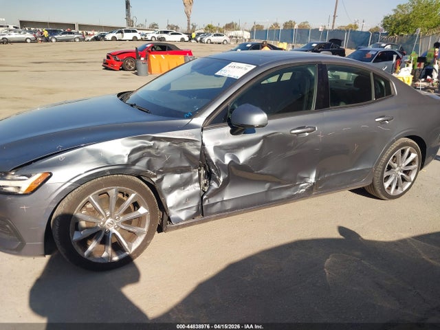 2020 Volvo S60 T6 Momentum მანქანა იყიდება აუქციონზე, vin: 7JRA22TK6LG067061, აუქციონის ნომერი: 44838976