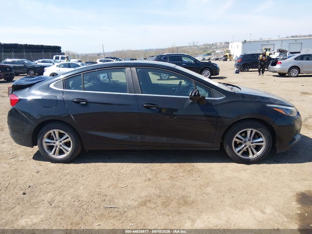 1G1BE5SM5H7263653 Chevrolet Cruze Lt Auto
