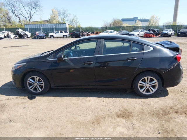 1G1BE5SM5H7263653 Chevrolet Cruze Lt Auto
