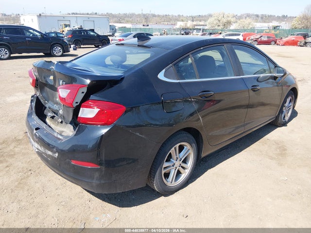 1G1BE5SM5H7263653 Chevrolet Cruze Lt Auto