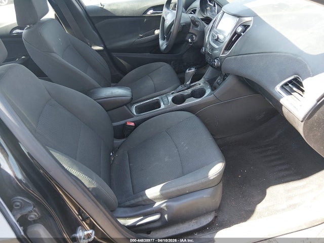 1G1BE5SM5H7263653 Chevrolet Cruze Lt Auto