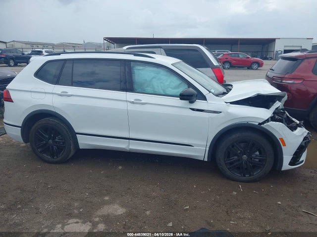 Продаж на аукціоні авто 2022 Volkswagen Tiguan 2.0t Se R-line Black, vin: 3VVCB7AX8NM036245, номер лоту: 44839021