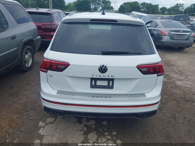 Продаж на аукціоні авто 2022 Volkswagen Tiguan 2.0t Se R-line Black, vin: 3VVCB7AX8NM036245, номер лоту: 44839021