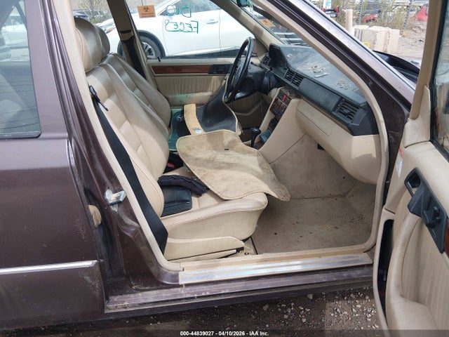 Продаж на аукціоні авто 1994 Mercedes-benz E 320, vin: WDBEA32EXRC141911, номер лоту: 44839027