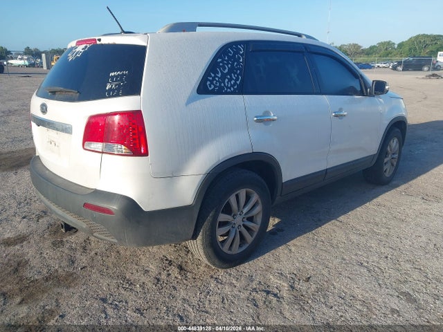 44839128 :رقم المزاد ، 5XYKT4A28BG113666 vin ، 2011 Kia Sorento Lx V6 مزاد بيع