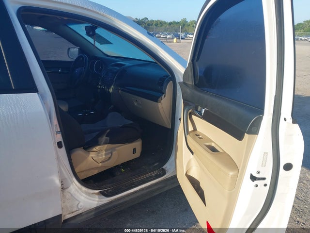 44839128 :رقم المزاد ، 5XYKT4A28BG113666 vin ، 2011 Kia Sorento Lx V6 مزاد بيع