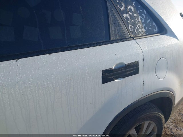 44839128 :رقم المزاد ، 5XYKT4A28BG113666 vin ، 2011 Kia Sorento Lx V6 مزاد بيع