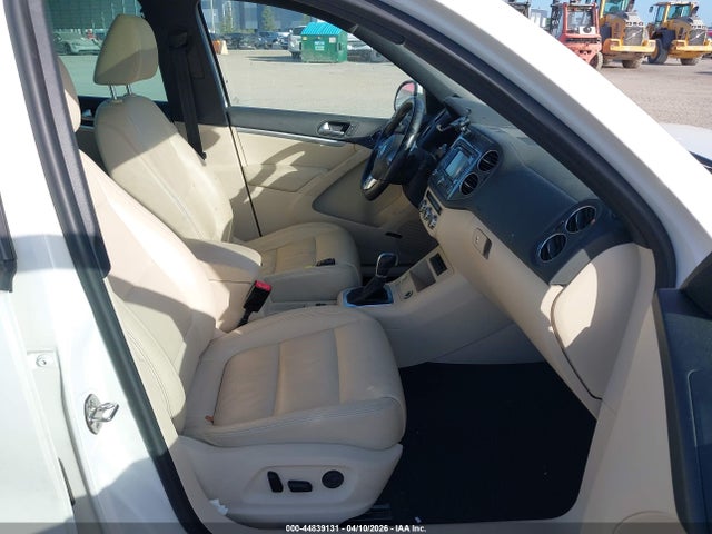 Продаж на аукціоні авто 2014 Volkswagen Tiguan R-line, vin: WVGBV3AX4EW543665, номер лоту: 44839131