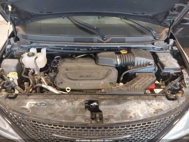 2019 Chrysler Pacifica Limited მანქანა იყიდება აუქციონზე, vin: 2C4RC1GG3KR604867, აუქციონის ნომერი: 44839155