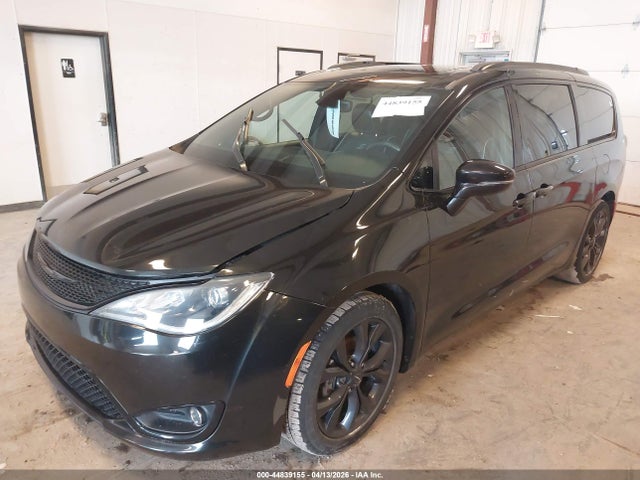 2019 Chrysler Pacifica Limited მანქანა იყიდება აუქციონზე, vin: 2C4RC1GG3KR604867, აუქციონის ნომერი: 44839155