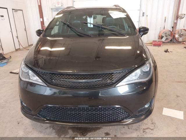 2019 Chrysler Pacifica Limited მანქანა იყიდება აუქციონზე, vin: 2C4RC1GG3KR604867, აუქციონის ნომერი: 44839155