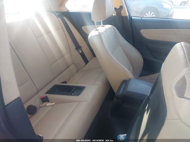 44839203 :رقم المزاد ، WBAUP9C51AVF49557 vin ، 2010 Bmw 128i مزاد بيع