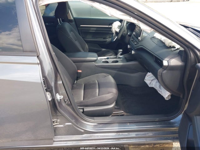 44839211 :رقم المزاد ، 1N4BL4DW0NN396095 vin ، 2022 Nissan Altima Sv Intelligent Awd مزاد بيع