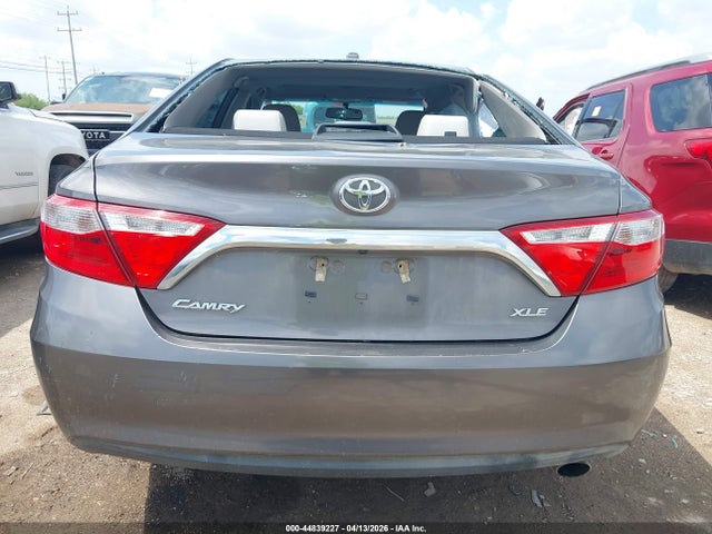 2017 Toyota Camry Xle მანქანა იყიდება აუქციონზე, vin: 4T1BF1FK3HU640306, აუქციონის ნომერი: 44839227
