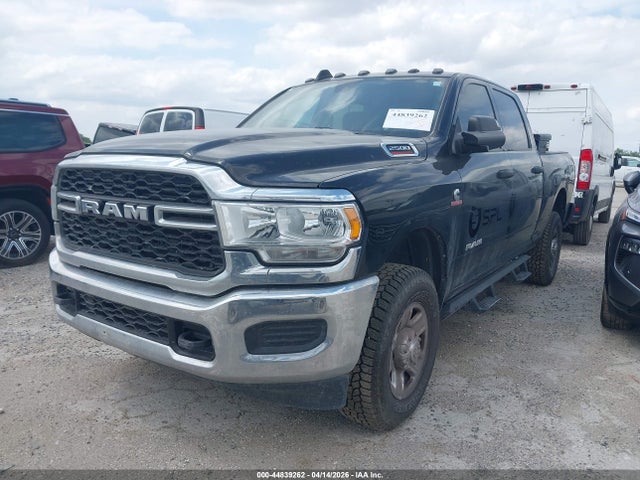 3C6UR5CL2MG557883 RAM 2500 Tradesman 4x4 6&#039;4 Box
