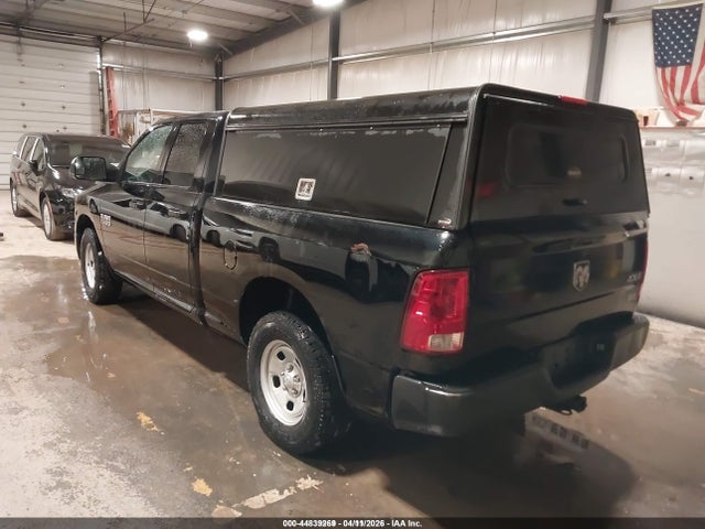 2019 RAM 1500 CLASSIC 1C6RR7FG6KS679121 Photo 2